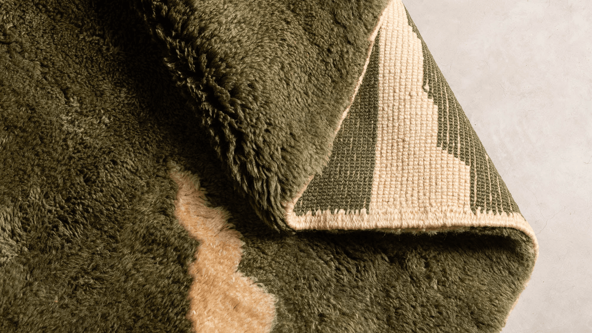 Les Types de Tapis Berbères Marocains et Comment Détecter un Faux