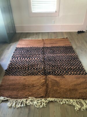⁦Brown Moroccan Rug Tire Trace Rug⁩ - الصورة ⁦2⁩