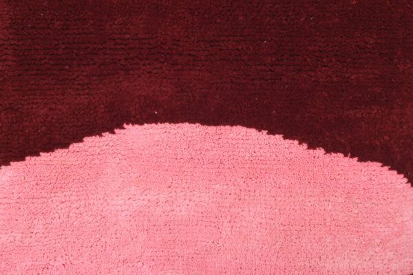 ⁦Pink and Dark Red Moroccan Rug Solid Color Rug⁩ - الصورة ⁦2⁩