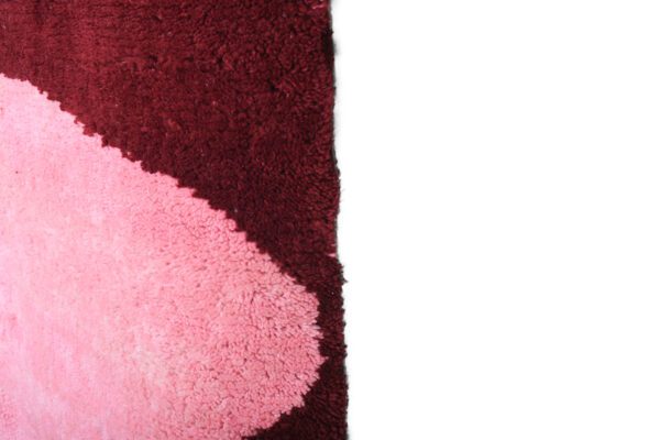 ⁦Pink and Dark Red Moroccan Rug Solid Color Rug⁩ - الصورة ⁦4⁩