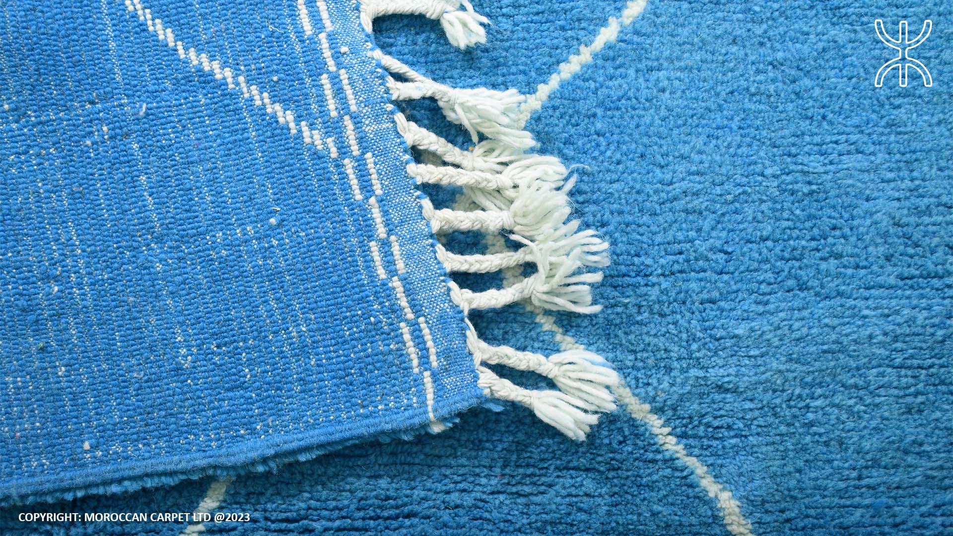 Discover the Beauty of Blue and White Moroccan Rugs - Moroccan Carpet