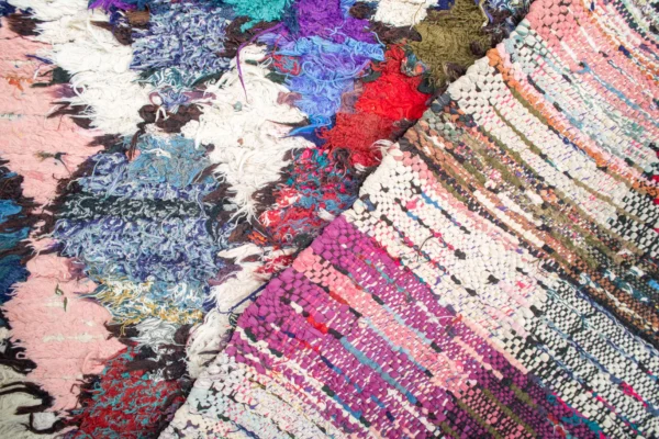 Boucherouite Rug - Exquisite Moroccan Handwoven Recycled Fabric Rug (6.3 ft x 4.6 ft) - Imagen 7
