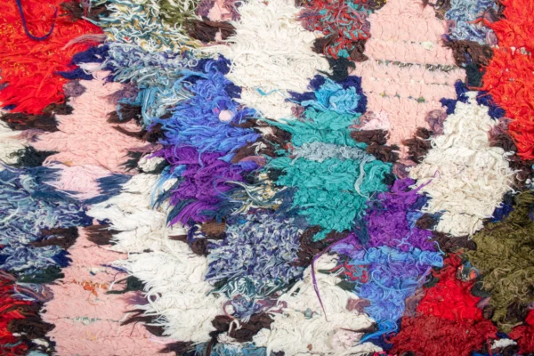 Boucherouite Rug - Exquisite Moroccan Handwoven Recycled Fabric Rug (6.3 ft x 4.6 ft) - Imagen 10
