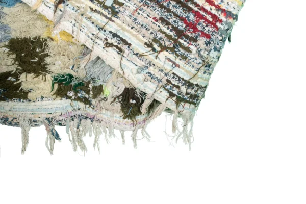 Boucherouite Rug - Exquisite Moroccan Handwoven Recycled Fabric Rug (8.5 ft x 4.7 ft) - Imagen 8