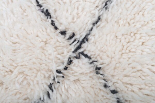 White Lozenges and Half Lozenges Beni Ourain Rug - Handwoven Moroccan Wool Rug (4.2 ft x 2.6 ft) — изображение 7