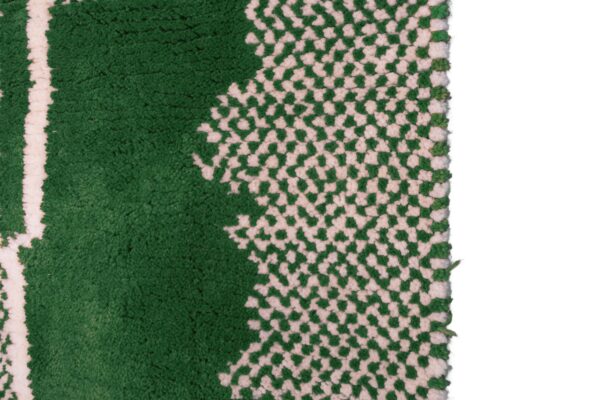 Green and White Symbolic Modern Moroccan Rug - Imagen 4