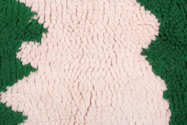 Green and White Modern Moroccan Rug - Imagen 6