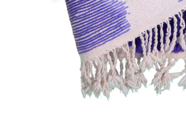 Purple and White Modern Moroccan Rug - Imagen 10