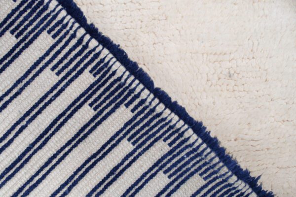 White and Dark Blue Moroccan Rug Railway Rug - Imagen 10