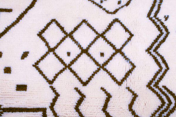 White and Brown Moroccan Rug Scrabbled Rug - Imagen 5