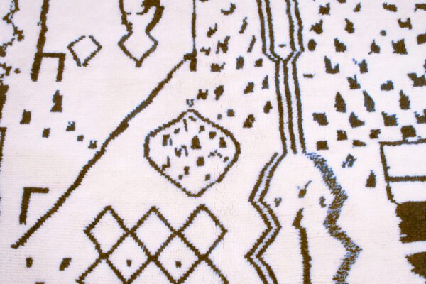 White and Brown Moroccan Rug Scrabbled Rug - Imagen 8