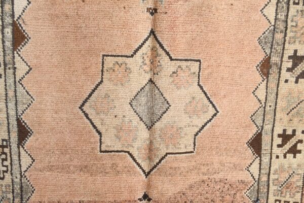 Berber Rug: Authentic Moroccan Beauty for Your Home 292 cm x 156 cm / 9.344ft x 4.992 ft - Imagen 2