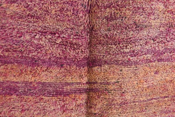 ⁦Vintage Moroccan Rug: Enhance Your Home with Timeless Charm 270 cm x 172 cm / 8.64ft x 5.504 ft⁩ - الصورة ⁦6⁩