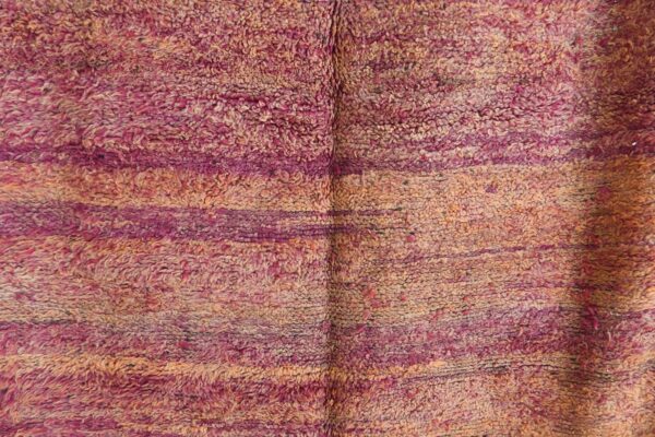 ⁦Vintage Moroccan Rug: Enhance Your Home with Timeless Charm 270 cm x 172 cm / 8.64ft x 5.504 ft⁩ - الصورة ⁦3⁩