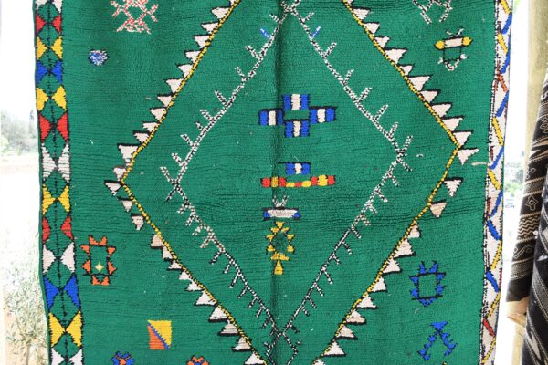 The Berber Rug: Authentic Moroccan Vintage Charm 251 cm x 160 cm / 8.032ft x 5.12 ft - 画像4