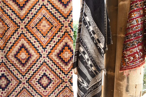 Moroccan Rug: Vintage Charm for Your Home 385 cm x 168 cm / 12.32ft x 5.376 ft - Imagen 7