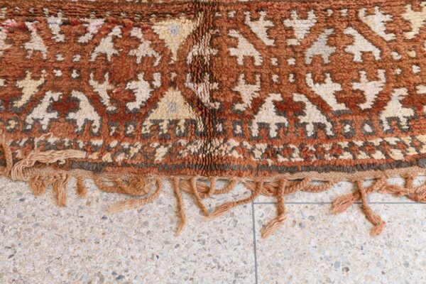 Vintage Treasure: Antique Moroccan Rug with Authentic Charm 329 cm x 159 cm / 10.528ft x 5.088 ft - 画像4
