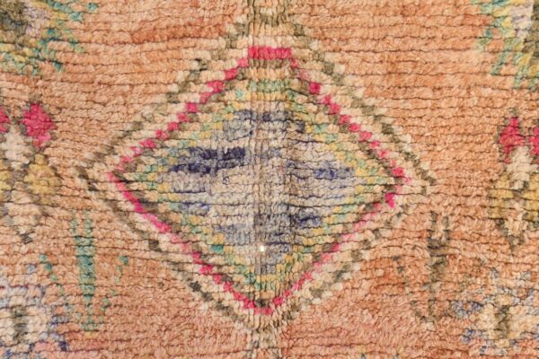 Handcrafted Moroccan Rug: Vintage Berber Design for Global Style 288 cm x 141 cm / 9.216ft x 4.512 ft - Imagen 5