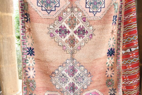 Moroccan Rug: Handcrafted Vintage for Authentic Style 312 cm x 196 cm / 9.984ft x 6.272 ft - Imagen 5