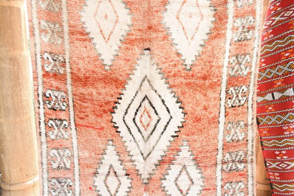 Vintage Moroccan Rug: Add a Touch of Authenticity to Your Home 280 cm x 181 cm / 8.96ft x 5.792 ft – Image 4