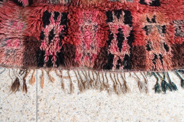 Vintage Moroccan Rug: Authentic Moroccan Design 177 cm x 140 cm / 5.664ft x 4.48 ft - Image 4