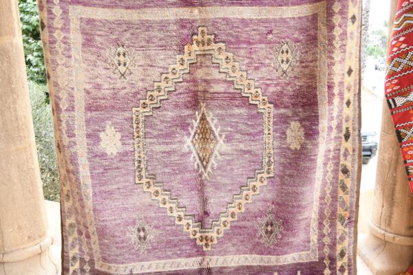 Vintage Rug: Embellish Your Home with Timeless Moroccan Charm 320 cm x 168 cm / 10.24ft x 5.376 ft – Image 4