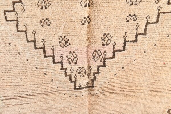 Discover the Berber Magic: Handcrafted Vintage Moroccan Rug 297 cm x 151 cm / 9.504ft x 4.832 ft - 画像7
