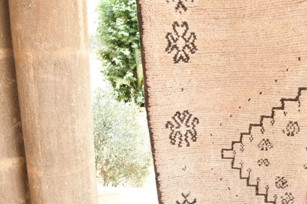 Discover the Berber Magic: Handcrafted Vintage Moroccan Rug 297 cm x 151 cm / 9.504ft x 4.832 ft - 画像5