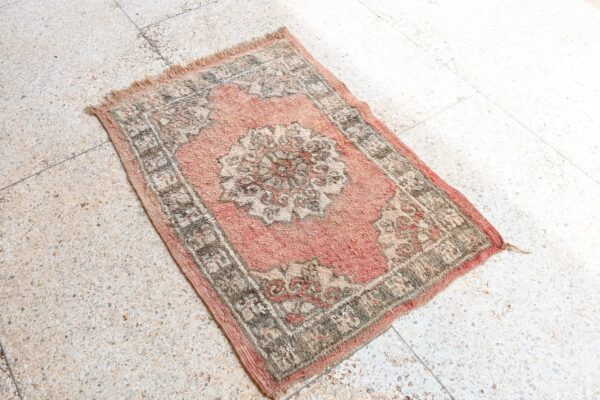 Moroccan Vintage Rug: Add Warmth and Style to Your Home 117 cm x 80 cm / 3.744ft x 2.56 ft — изображение 2