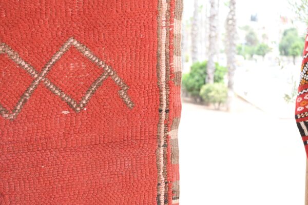 Vintage Moroccan Rug: Add Authentic Charm to Your Home 190 cm x 98 cm / 6.08ft x 3.136 ft - Imagen 7