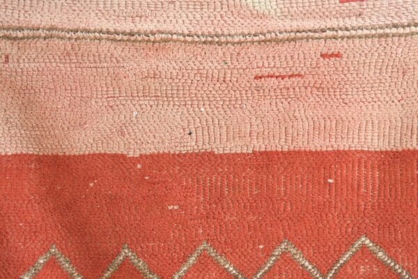 Vintage Moroccan Rug: Add Authentic Charm to Your Home 190 cm x 98 cm / 6.08ft x 3.136 ft - Imagen 4