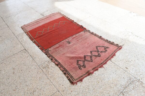 Vintage Moroccan Rug: Add Authentic Charm to Your Home 190 cm x 98 cm / 6.08ft x 3.136 ft - Imagen 3
