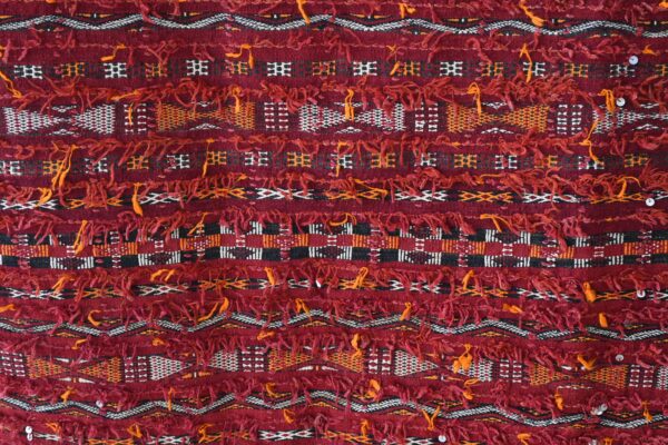 ⁦Zemmour Kilim: Authentic Moroccan Silk Rug with Vintage Charm 165 cm x 91 cm / 5.28ft x 2.912 ft⁩ - الصورة ⁦7⁩