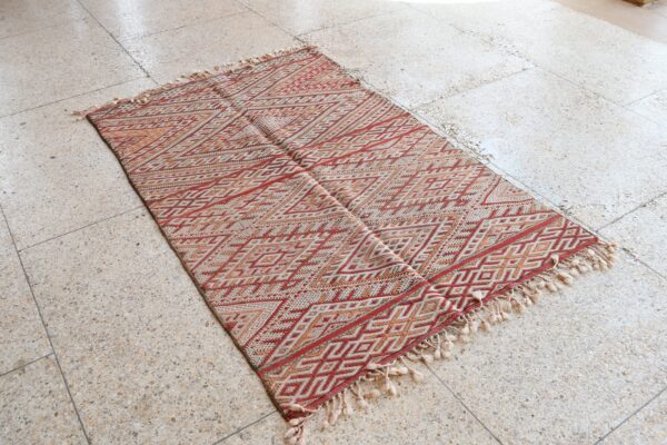 Berber Rug: Vintage Moroccan Beauty 183 cm x 120 cm / 5.856ft x 3.84 ft - 画像2