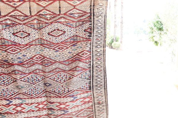Discover the Enchanting Zemmour Kilim: A Moroccan Masterpiece 186 cm x 117 cm / 5.952ft x 3.744 ft — изображение 7