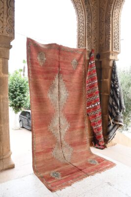 Moroccan Rug: Intricate Vintage Charm from WeBerber 340 cm x 154 cm / 10.88ft x 4.928 ft – Image 2