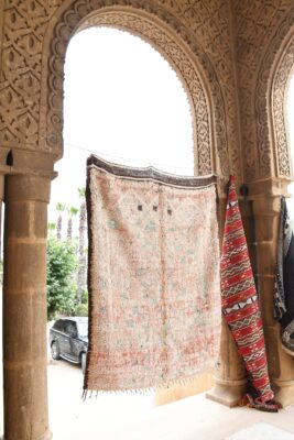 Unveiling the Enchanting Boujaad Rug: A Tapestry of Moroccan Heritage 203 cm x 162 cm / 6.496ft x 5.184 ft - 画像2