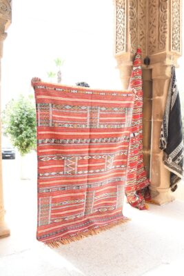 Kilim Rug: Add Global Charm to Your Home 192 cm x 131 cm / 6.144ft x 4.192 ft — изображение 2