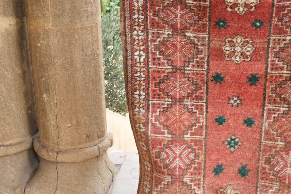 Vintage Moroccan Rug: Authentic Charm for Your Home 170 cm x 82 cm / 5.44ft x 2.624 ft - Image 4
