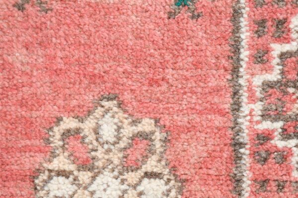 Vintage Moroccan Rug: Authentic Charm for Your Home 170 cm x 82 cm / 5.44ft x 2.624 ft - Image 6