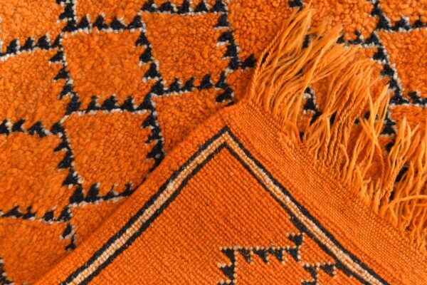 Exquisite Zemmour Rug: Authentic Moroccan Heritage 320 cm x 160 cm / 10.24ft x 5.12 ft - Imagen 4