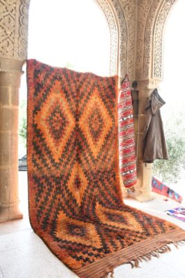 Moroccan Rug: Vintage Handcrafted Moroccan Design 394 cm x 192 cm / 12.608ft x 6.144 ft - Imagen 2