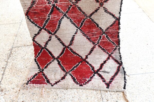 Moroccan Rug: Handcrafted Vintage Design to Elevate Your Decor 178 cm x 83 cm / 5.696ft x 2.656 ft - Imagen 6