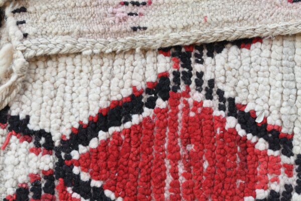 Moroccan Rug: Handcrafted Vintage Design to Elevate Your Decor 178 cm x 83 cm / 5.696ft x 2.656 ft - Imagen 4