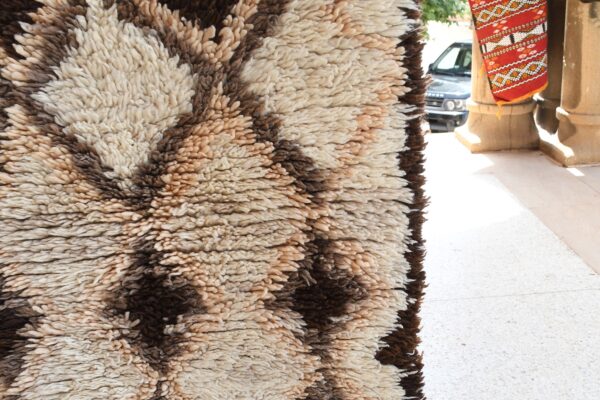 Berber Rug: Vintage Moroccan Design for a Unique Home Decor 154 cm x 73 cm / 4.928ft x 2.336 ft – Bild 5