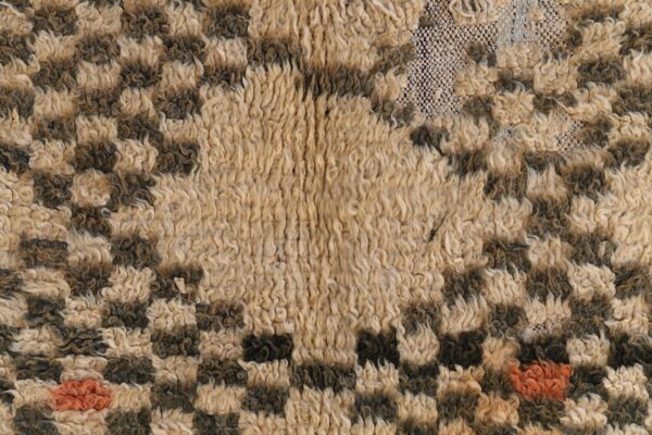 Unique Boucherouite Moroccan Rug: A Tapestry of Vibrant Artisanship 273 cm x 163 cm / 8.736ft x 5.216 ft – Image 4