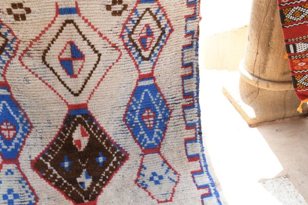 BOUCHEROUITE Rug: Handcrafted Moroccan Vintage Masterpiece 346 cm x 130 cm / 11.072ft x 4.16 ft – Image 7