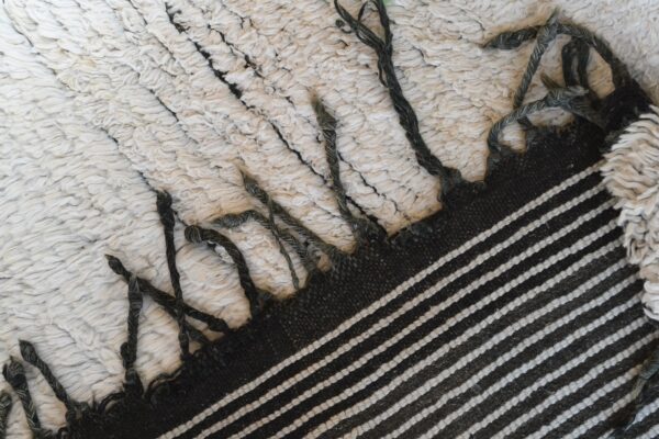 Moroccan Rug: Authentic Charm for Your Home 315 cm x 120 cm / 10.08ft x 3.84 ft – Image 6