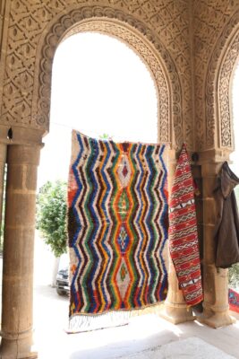 boucherouite: Handcrafted Moroccan Rug for Warmth and Style 219 cm x 150 cm / 7.008ft x 4.8 ft – Image 2