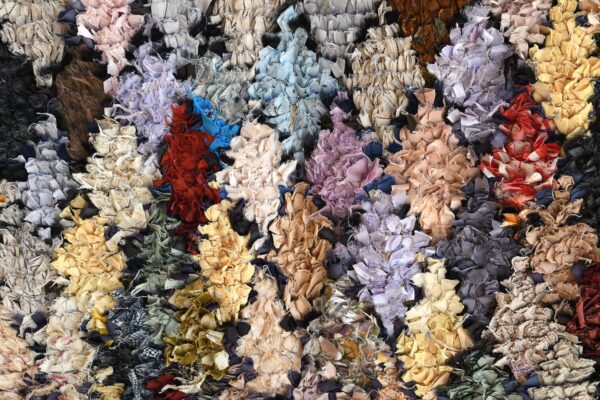 Authentic Berber Rug: Embrace Moroccan Charm 217 cm x 153 cm / 6.944ft x 4.896 ft - Imagen 4